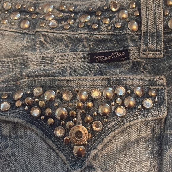 Miss Me Jeans Heavily Embellished Light Wash Distressed Size 30 Waist - Picture 5 of 12
